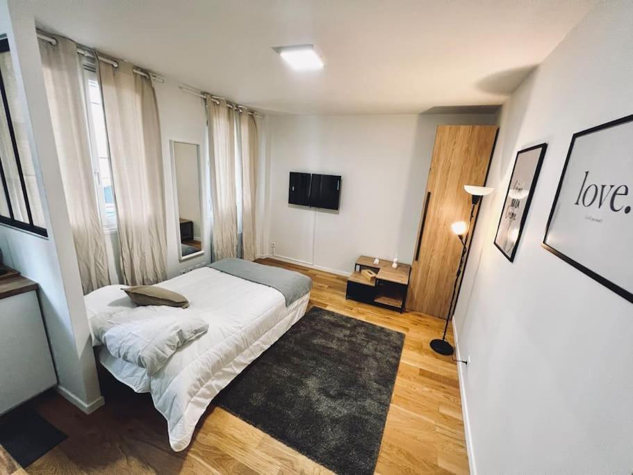 Ferienwohnung Tres Beau Studio Refait A Neuf 2 Saint-Ouen  Exterior foto